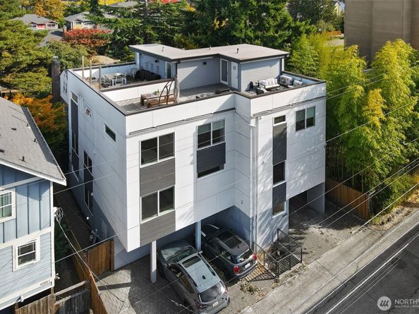 6325 34th Avenue SW C, Seattle WA 98126