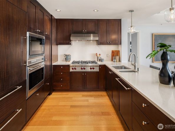 10700 NE 4th Street 2214, Bellevue WA 98004