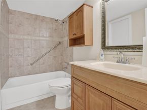 11541 Terra Bella Blvd 25, Plantation FL 33325