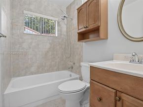 11541 Terra Bella Blvd 25, Plantation FL 33325