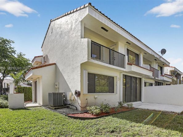 11541 Terra Bella Blvd 25, Plantation FL 33325