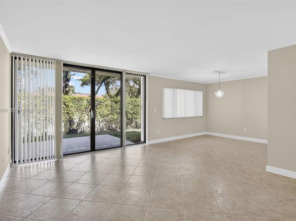 11541 Terra Bella Blvd 25, Plantation FL 33325