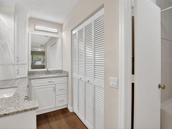 11541 Terra Bella Blvd 25, Plantation FL 33325