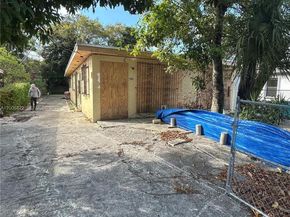 1780 NW 15th St, Miami FL 33125