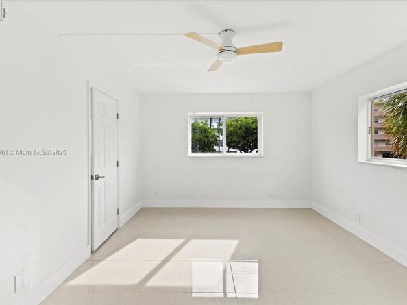 319 NE 14th Ave 201, Hallandale Beach FL 33009