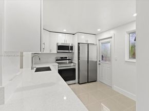 319 NE 14th Ave 201, Hallandale Beach FL 33009