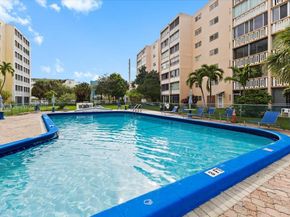 319 NE 14th Ave 201, Hallandale Beach FL 33009