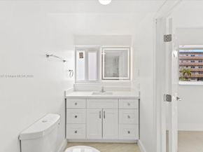 319 NE 14th Ave 201, Hallandale Beach FL 33009