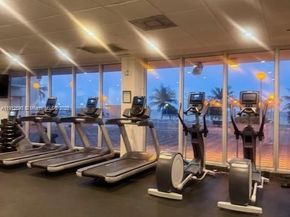 5701 SE Collins Ave PH10, Miami Beach FL 33140