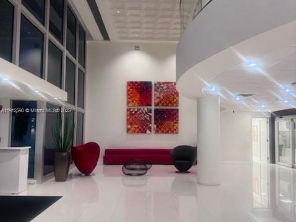 5701 SE Collins Ave PH10, Miami Beach FL 33140