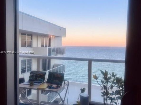 5701 SE Collins Ave PH10, Miami Beach FL 33140