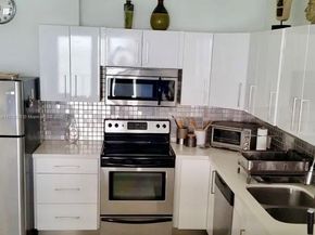 5701 SE Collins Ave PH10, Miami Beach FL 33140