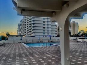5701 SE Collins Ave PH10, Miami Beach FL 33140
