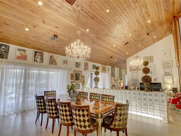 913 Diplomat Parkway, Hallandale Beach FL 33009