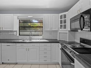 10922 SW 25th St, Miami FL 33165