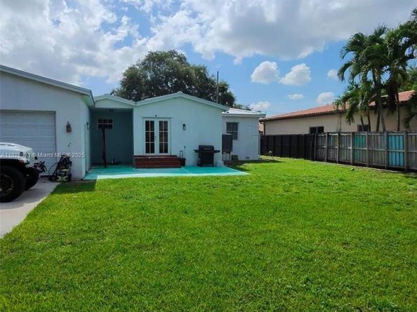 296 Navajo St, Miami Springs FL 33166