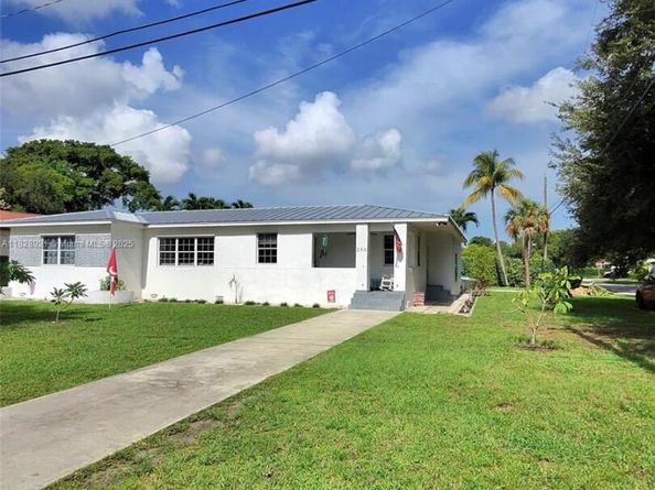 296 Navajo St, Miami Springs FL 33166