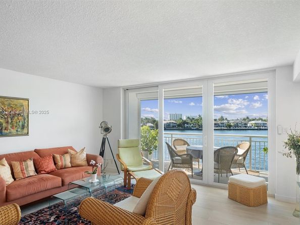511 Bayshore Dr 304, Fort Lauderdale FL 33304