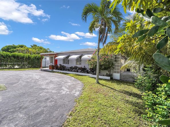 1260 NE 135th St, North Miami FL 33161
