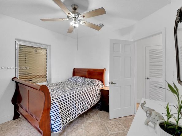 1260 NE 135th St, North Miami FL 33161