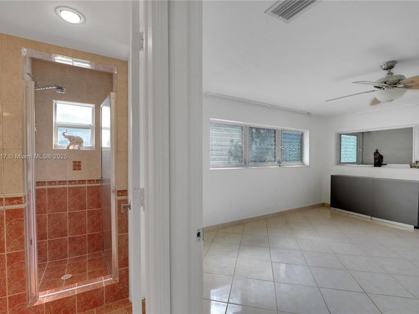 1260 NE 135th St, North Miami FL 33161