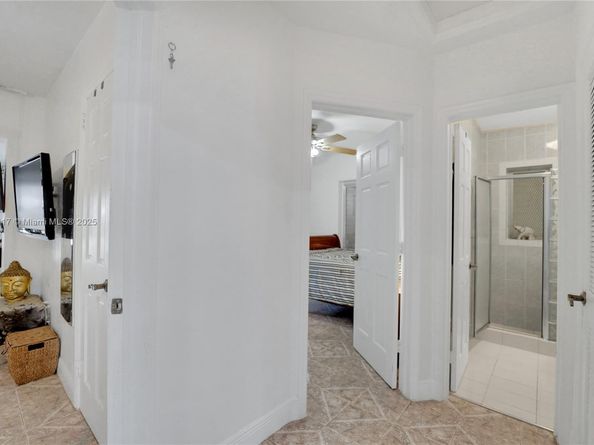 1260 NE 135th St, North Miami FL 33161
