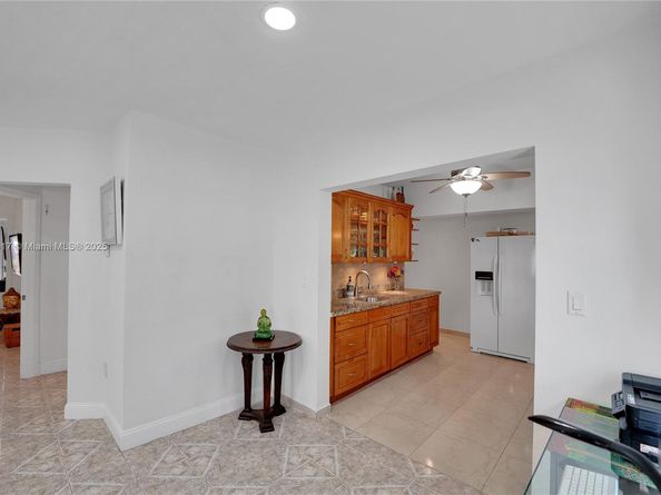 1260 NE 135th St, North Miami FL 33161