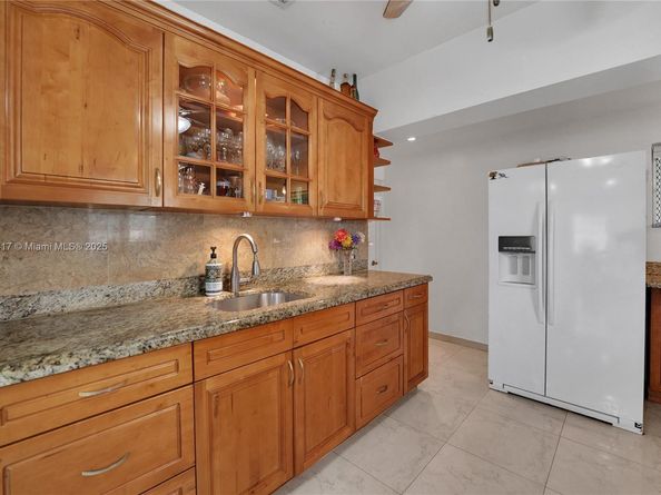 1260 NE 135th St, North Miami FL 33161