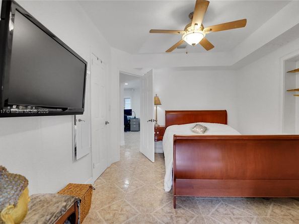 1260 NE 135th St, North Miami FL 33161