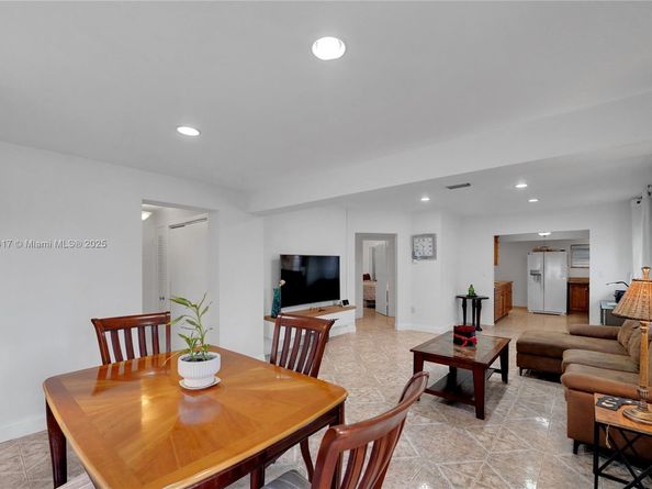 1260 NE 135th St, North Miami FL 33161