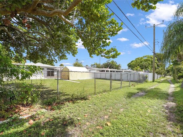 1260 NE 135th St, North Miami FL 33161