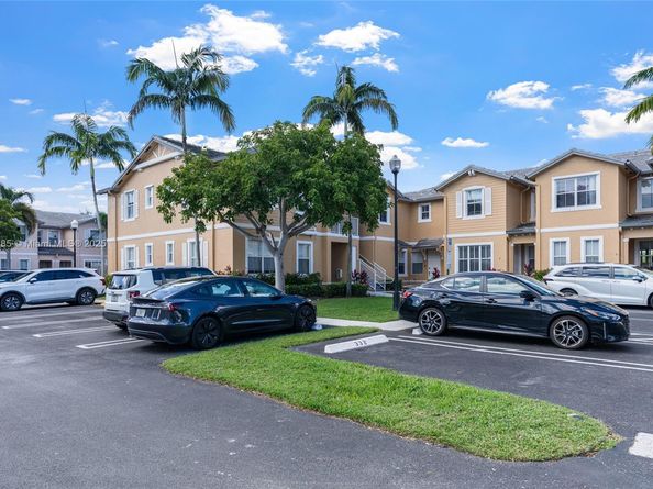 230 SE 29th Ave 21, Homestead FL 33033