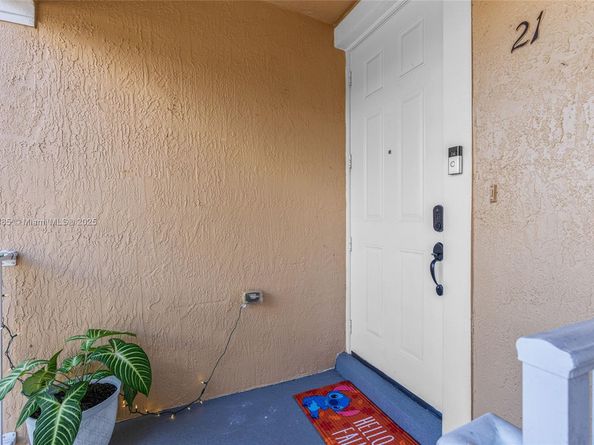 230 SE 29th Ave 21, Homestead FL 33033