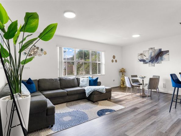 230 SE 29th Ave 21, Homestead FL 33033