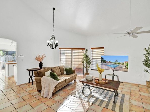 1256 NW 125th Ter, Sunrise FL 33323