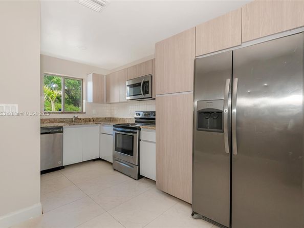 817 NW 3rd Ave, Fort Lauderdale FL 33311