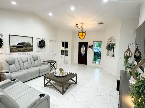 15500 Carriage Ct, Davie FL 33331