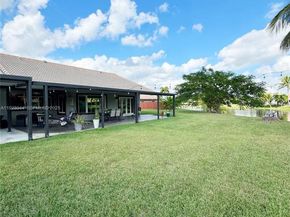 15500 Carriage Ct, Davie FL 33331