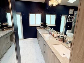 15500 Carriage Ct, Davie FL 33331