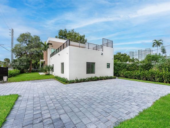 101 SW 25th Rd, Miami FL 33129