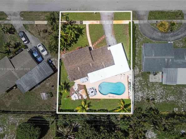 1612 NW 10th Ave, Fort Lauderdale FL 33311
