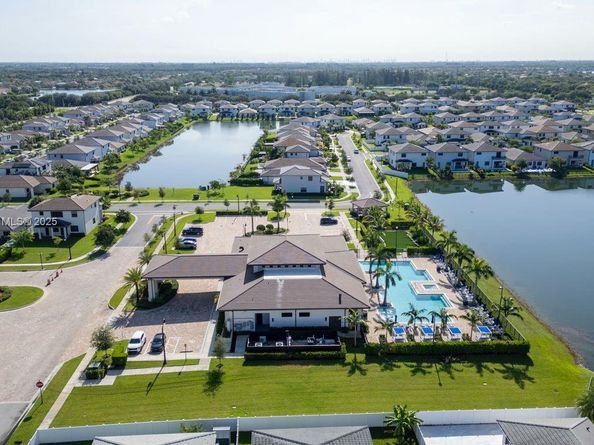 17353 SW 46th St, Miramar FL 33029