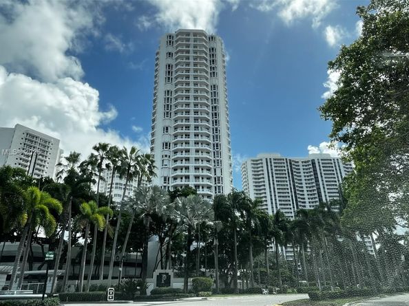 21150 Point Pl 1202, Aventura FL 33180