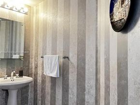 21150 Point Pl 1202, Aventura FL 33180