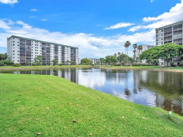 2311 S Cypress Bend Drive 316B, Pompano Beach FL 33069