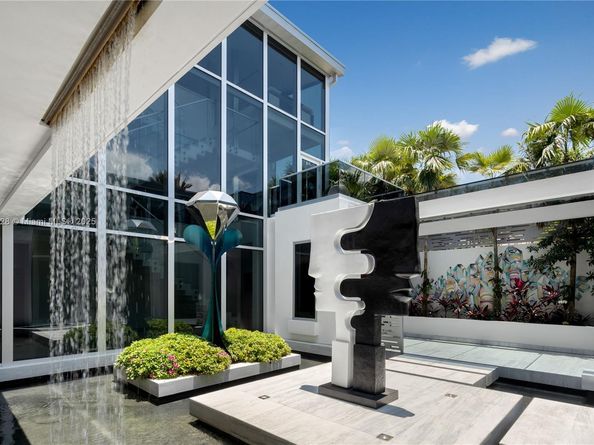 7815 Atlantic Way, Miami Beach FL 33141