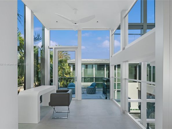 7815 Atlantic Way, Miami Beach FL 33141