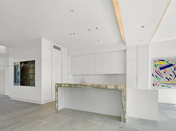 7815 Atlantic Way, Miami Beach FL 33141