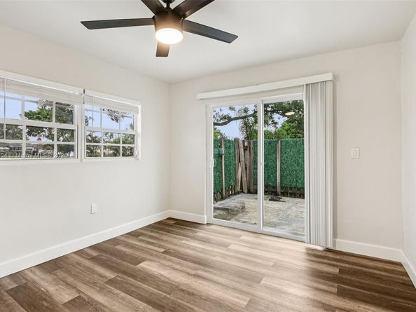6546 SW 21st St, Miramar FL 33023