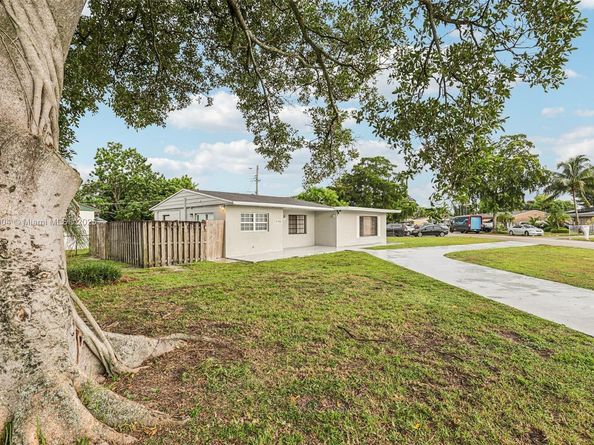 6546 SW 21st St, Miramar FL 33023